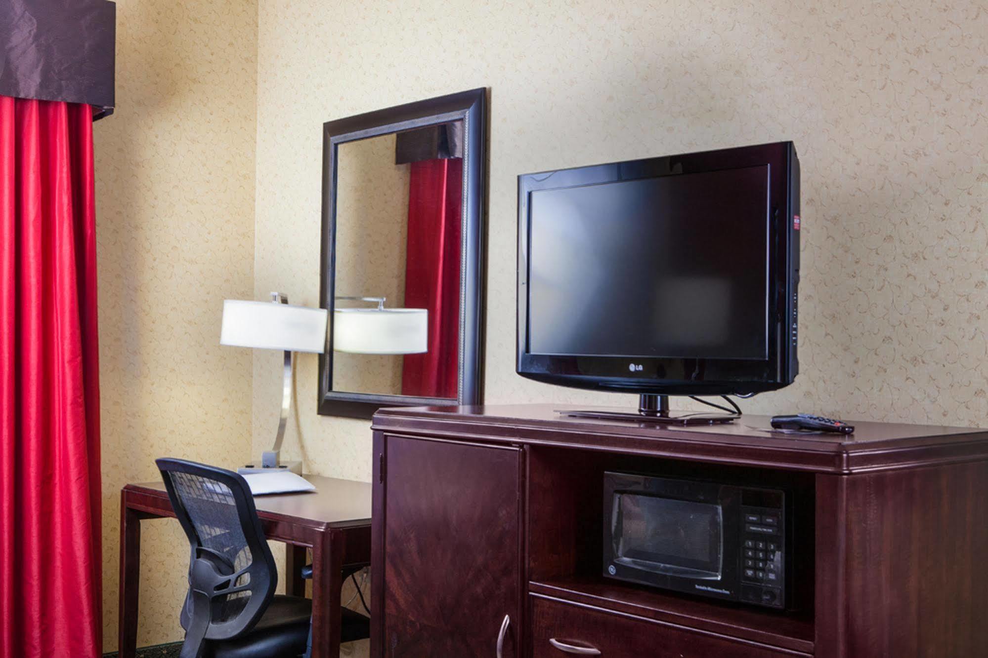 Holiday Inn Express & Suites Williamsburg By Ihg Exterior foto